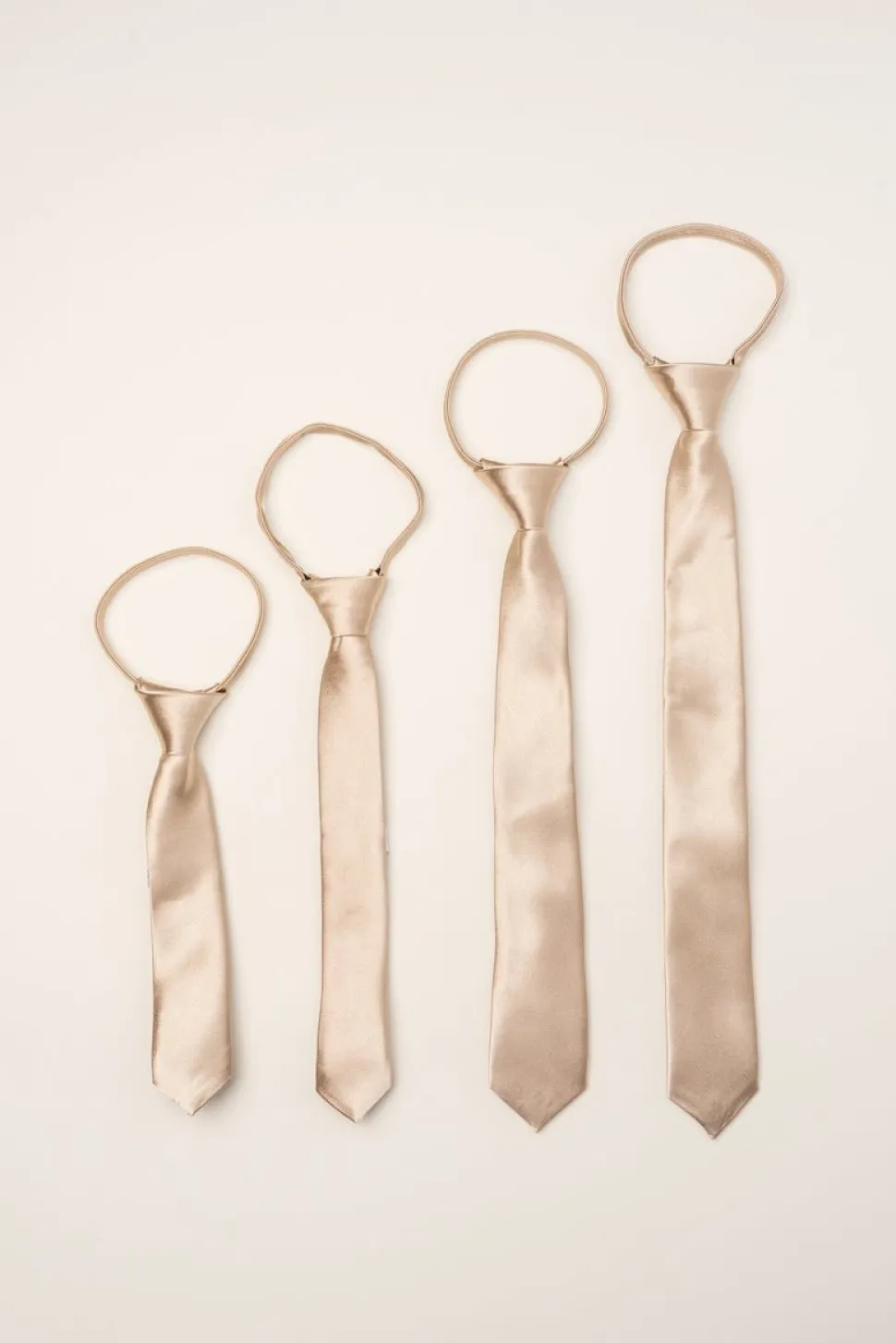 Boys Max Tie in Champagne