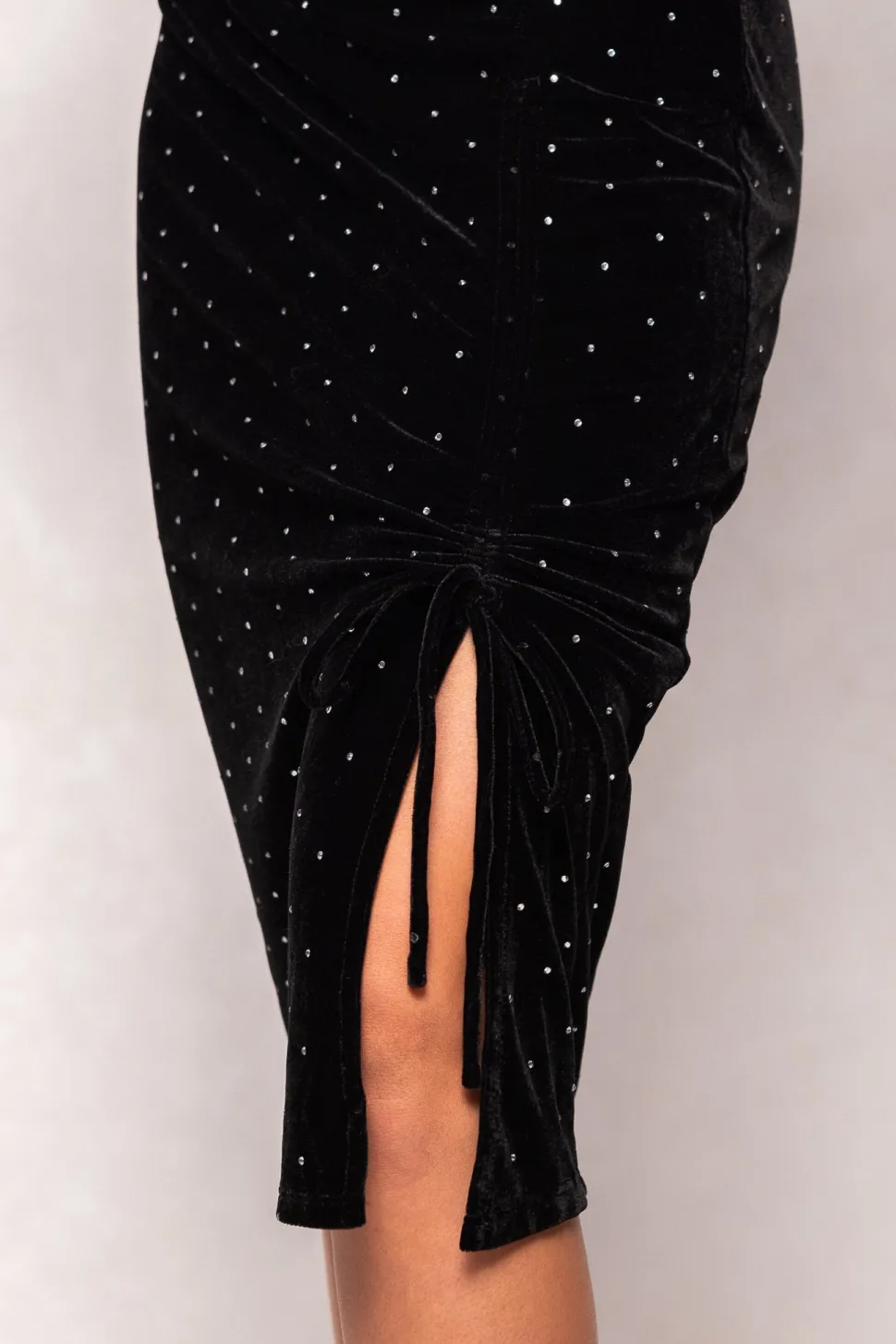 Hunter Dress in Black Velvet - Slightly Imperfect