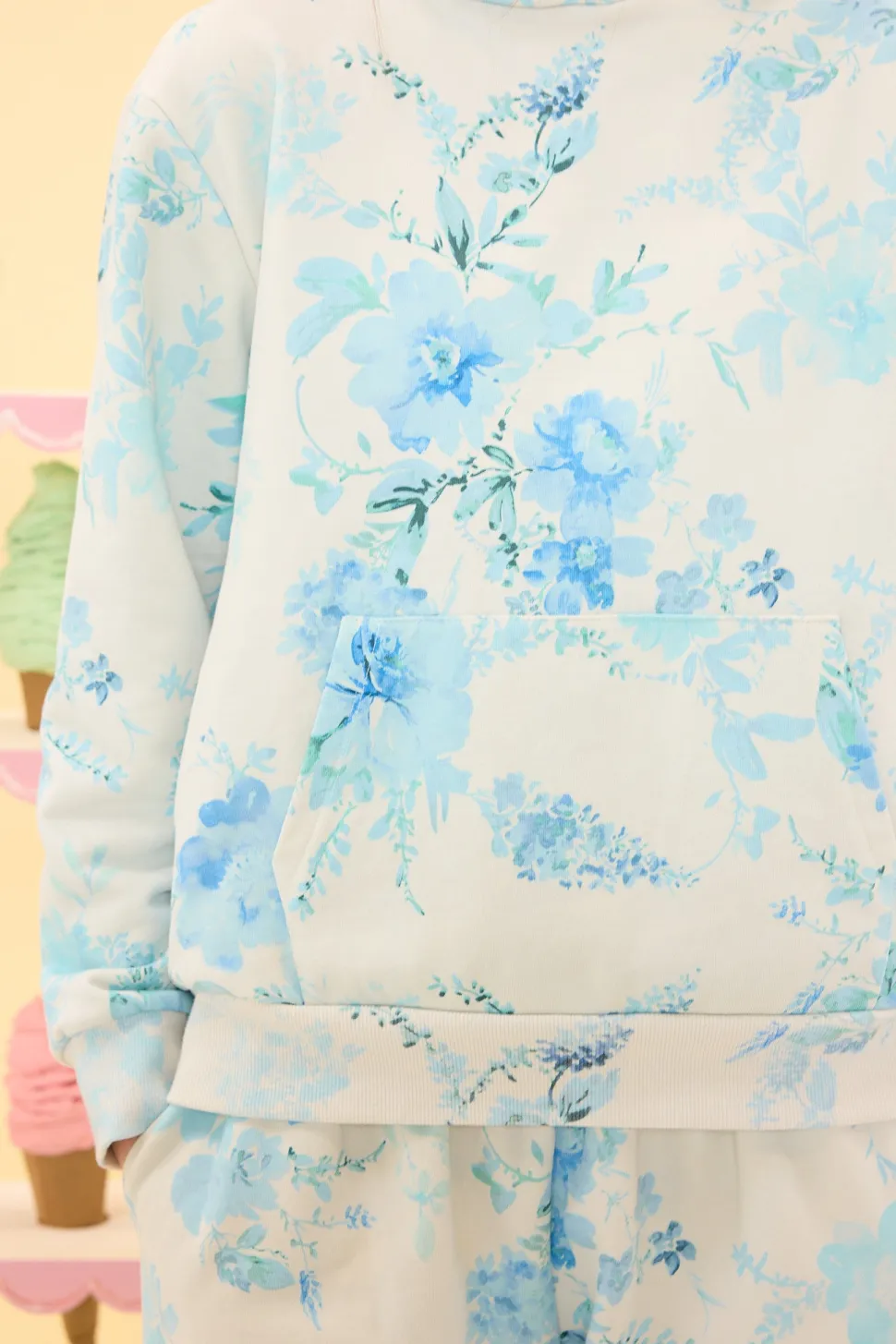 Kian Hooded Sweatshirt in Blue Aquarelle Fleur